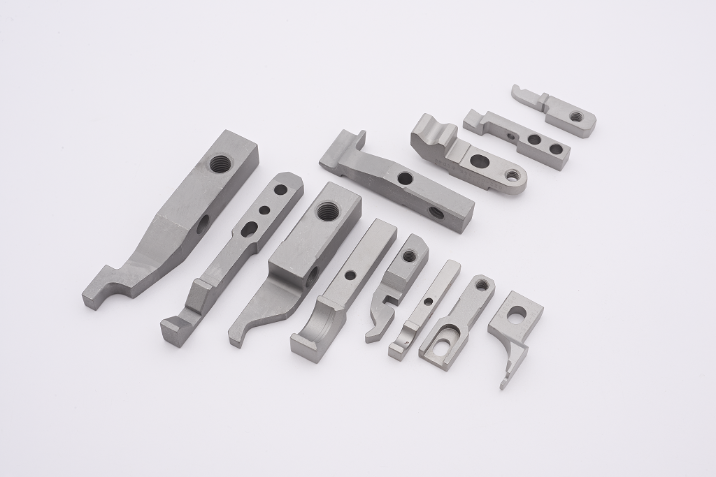 Designed to securely hold screws or semi-finished screw parts during manufacturing processes such as cold forging, threading, or inspection, with dimensions customizable according to customers’ drawings.